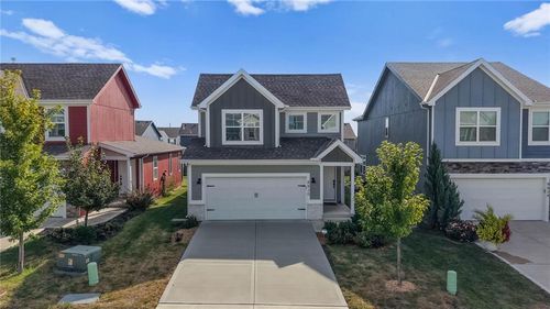 8820 9th St, Blue Springs, MO, 64064-7839 | Card Image