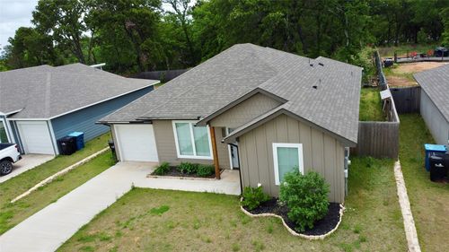 920 Ray Dr, Denison, TX, 75020-1432 | Card Image