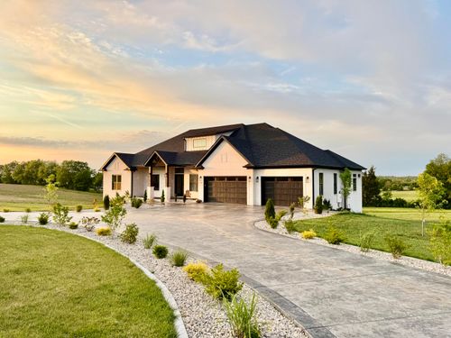 104 Appaloosa Trl, Wilmore, KY, 40390-8800 | Card Image
