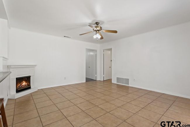 2213 Suanne Dr, House other with 3 bedrooms, 2 bathrooms and null parking in Tyler TX | Image 6