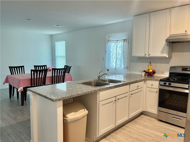 5930 Antonio Pl, House other with 3 bedrooms, 3 bathrooms and null parking in Seguin TX | Image 5