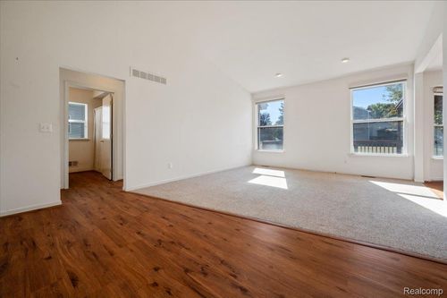 913 Rikki Ann Ct, Wixom, MI, 48393-4516 | Card Image