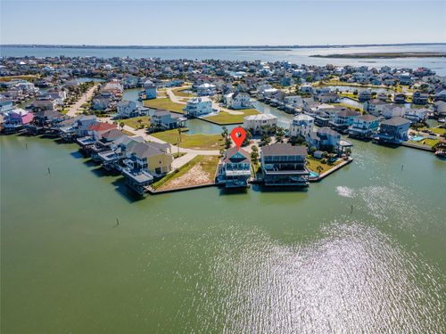 1640 Windsong Way, Tiki Island, TX, 77554-8161 | Card Image