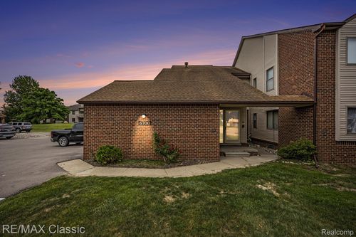 apt-201-6700 Ridgefield Cir, West Bloomfield, MI, 48322-3050 | Card Image