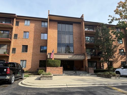 apt-310-801 79th St, Darien, IL, 60561-5137 | Card Image