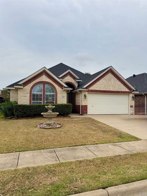 9133 Winding River Dr, Fort Worth, TX, 76118-7758 | Card Image