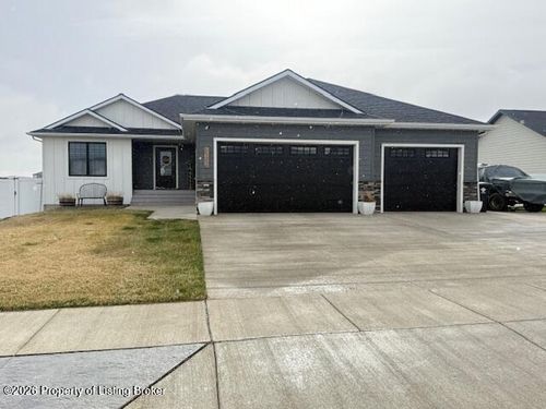1266 45th Ave W, Dickinson, ND, 58601-7018 | Card Image