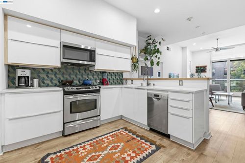 403-630 Thomas L Berkley Way, Oakland, CA, 94612-1863 | Card Image