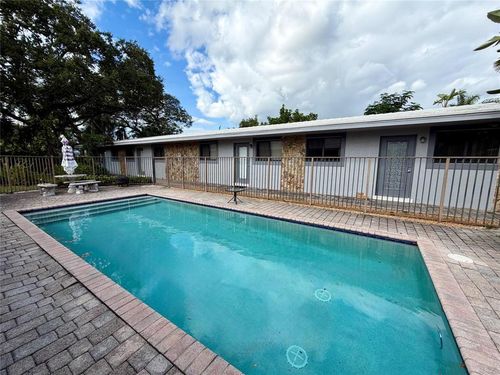 apt4-1023 Nw 1st Ave, Fort Lauderdale, FL, 33311-6280 | Card Image