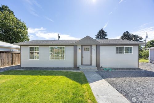 1545 N Mary St, Moses Lake, WA, 98837-1332 | Card Image
