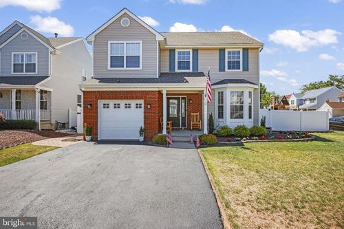 2 Devonshire Dr, Hazlet, NJ, 07730-1672 | Card Image