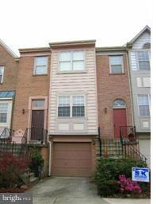 7 Martins Square Ln, ROCKVILLE, MD, 20850-1808 | Card Image