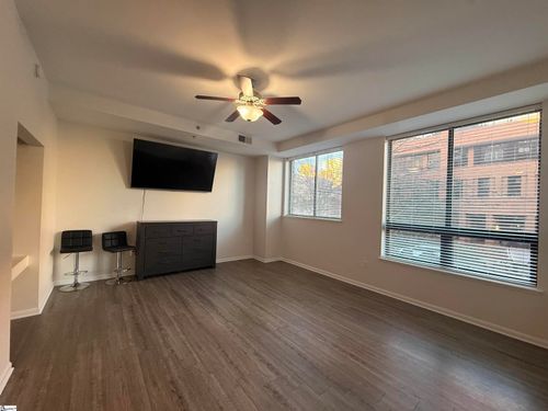 apt-23-100 E Washington St, Greenville, SC, 29601-2760 | Card Image