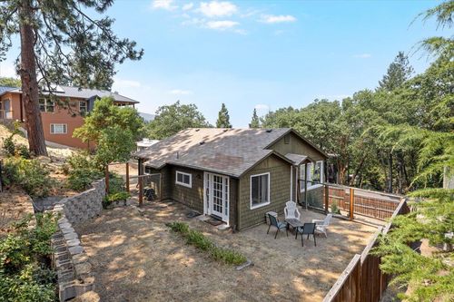 759 S Mountain Ave, Ashland, OR, 97520-3245 | Card Image