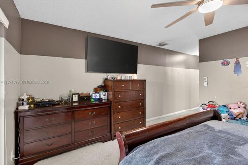 802 Nw 79th Ter, Plantation, FL, 33324-1447 | Card Image