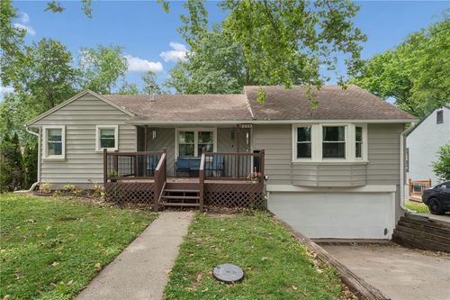 4900 Ne Park Ln, Kansas City, MO, 64118-5928 | Card Image