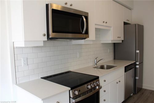 405-247 Northfield Dr E, Waterloo, ON, N2K0H1 | Card Image