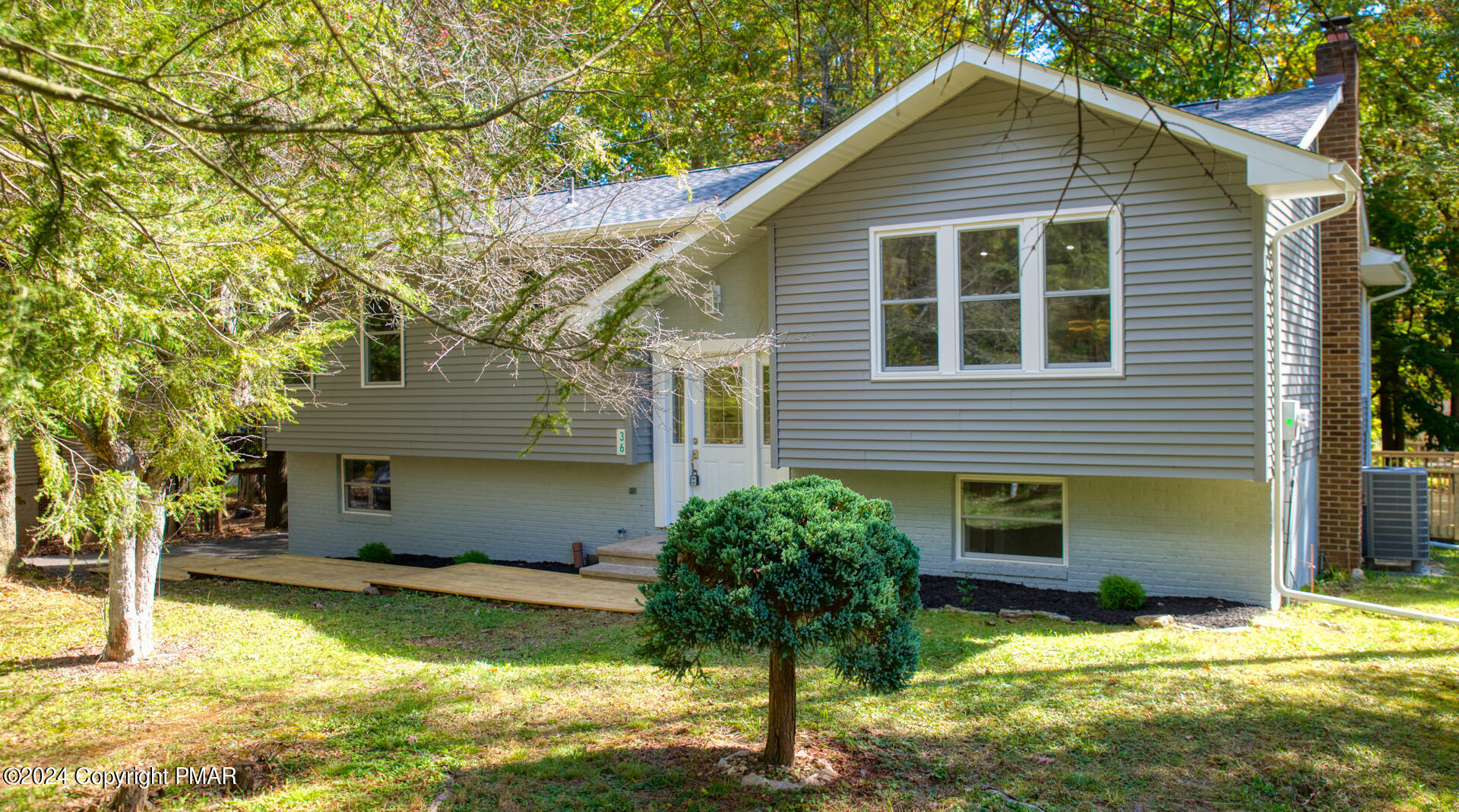 Cobblewood Dr, Mount Pocono, PA 18344