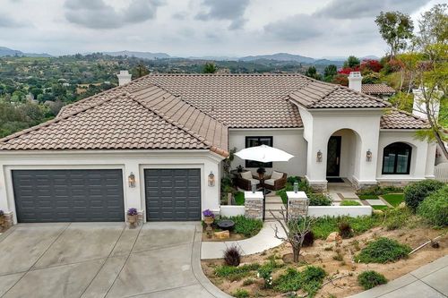 2278 Lindsey Ct, Fallbrook, CA, 92028-5304 | Card Image