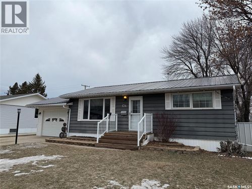 134 Perry Cres, Estevan, SK, S4A0B5 | Card Image