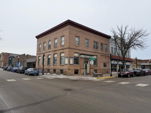 main-201 4th St Sw, Willmar, MN, 56201-3376 | Card Image