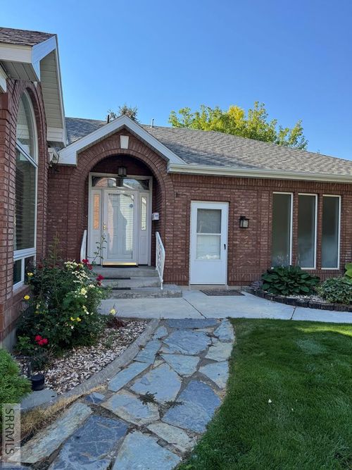 3453 Sun Cir, Idaho Falls, ID, 83404-7259 | Card Image