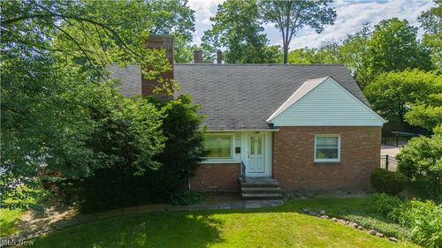 2140 Lamberton Rd, Cleveland Heights, OH, 44118-2717 | Card Image