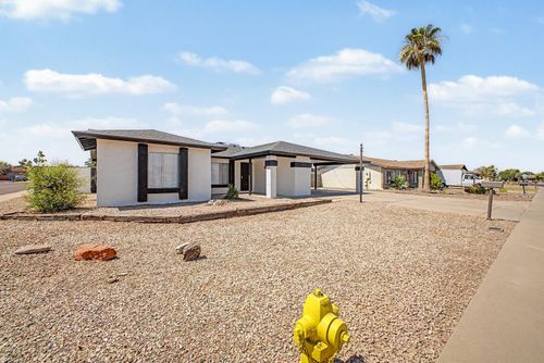 935 W Santa Cruz Drive, Tempe, AZ, 85282 | Card Image