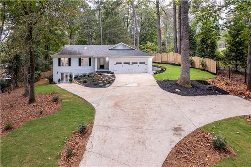 7790 Chestnut Hill Rd, Cumming, GA, 30041-8104 | Card Image