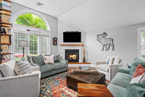 unit-17-31 Henderson Rd, Gilford, NH, 03249-7503 | Card Image