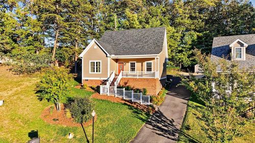 207 Bell Creek Dr, STAUNTON, VA, 24401-8374 | Card Image