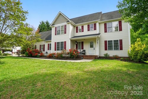 305 Phillip Dr, Granite Quarry, NC, 28146-8632 | Card Image