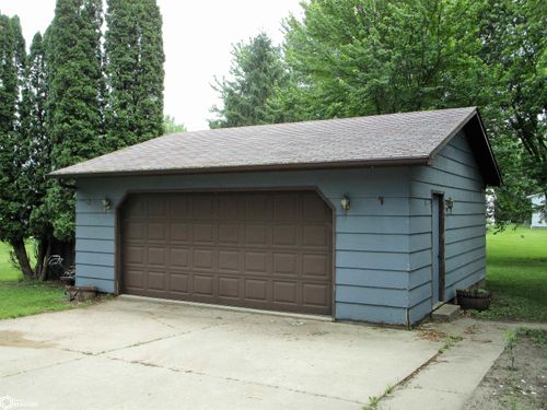 229 Law Ave, Iowa Falls, IA, 50126-1307 | Card Image