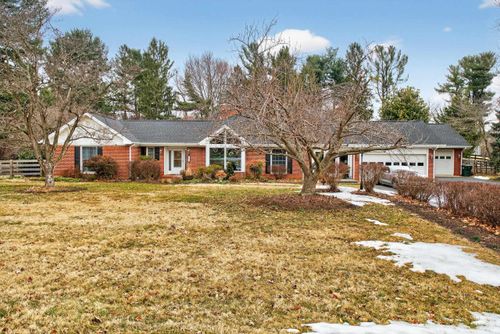 829 Greenway Cir, WAYNESBORO, VA, 22980-3413 | Card Image