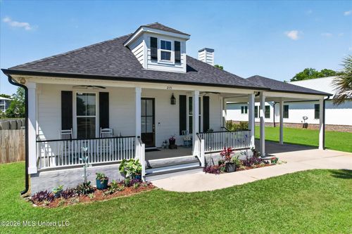 215 White Harbor Rd, Long Beach, MS, 39560-5611 | Card Image