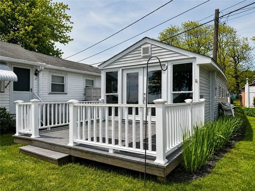 16 East Andrew Comstock Avenue, Warwick, RI, 02886 | Card Image