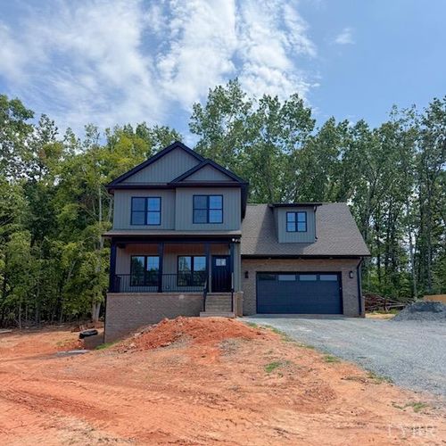 280 Acorn Dr, Appomattox, VA, 24522-4150 | Card Image