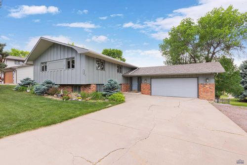 3033 Flint Dr, Rapid City, SD, 57702-5228 | Card Image