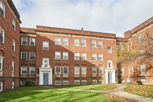 3016 S Moreland Blvd, Cleveland, OH, 44120-2751 | Card Image