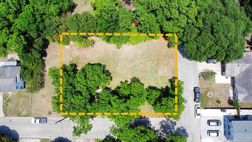 922 Booneville Ave, New Braunfels, TX, 78130-4910 | Card Image