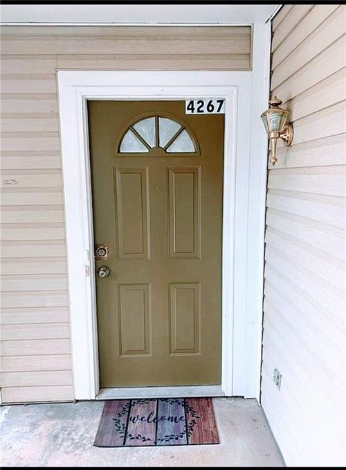 4267 Parkview Ct, Stone Mountain, GA, 30083-1294 | Card Image
