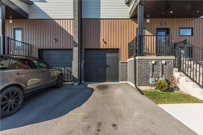 202 - 6591 Montrose Rd, Townhouse with 3 bedrooms, 2 bathrooms and 2 parking in Niagara Falls ON | Image 3