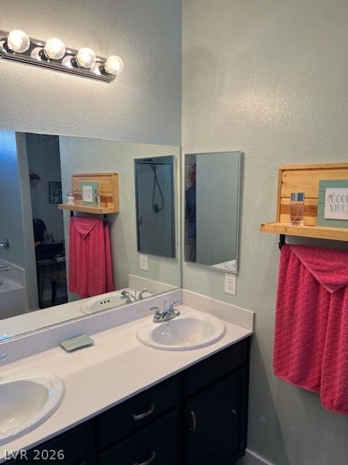 2146 Dillons Cove Dr, Laughlin, NV, 89029-0010 | Card Image