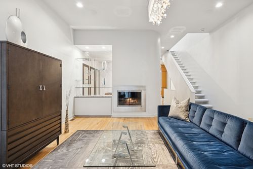 65 W Schiller St, Chicago, IL, 60610-2009 | Card Image