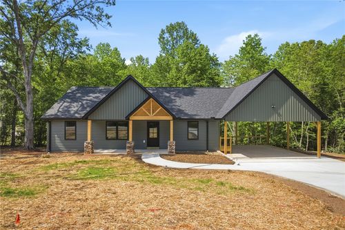 209 Castlebrook Dr, Walhalla, SC, 29691-5438 | Card Image