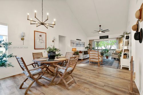 apt-202-10441 Mahogany Key Cir, Miami, FL, 33196-2406 | Card Image