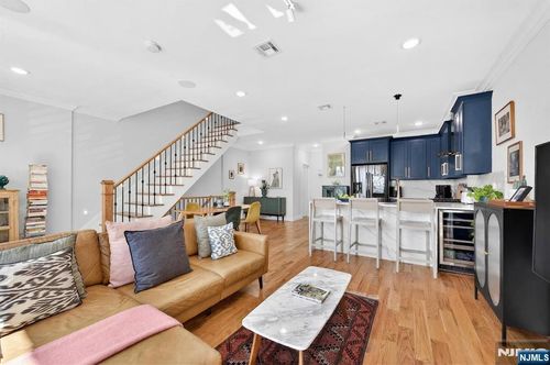 865 Summit Ave, Jersey City, NJ, 07307-3835 | Card Image