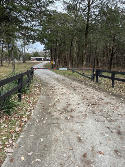 905 Chapel Hill Pike, Eagleville, TN, 37060-4606 | Card Image