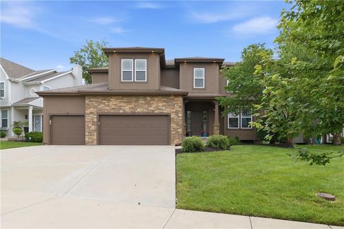 22041 W 98th St, Lenexa, KS, 66220-2702 | Card Image