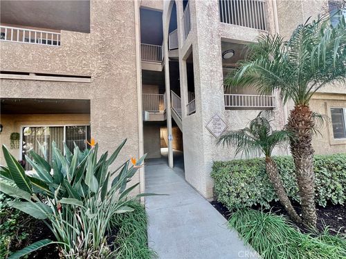 2320 Del Mar Way, Corona, CA, 92882-1102 | Card Image